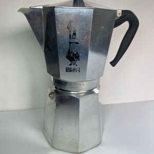 Bialetti Moka Express 9-Cup Stovetop Espresso Maker ~18oz Made in Italy